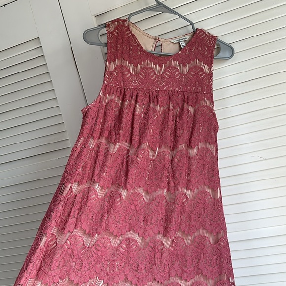 Pink lace dress - Picture 5 of 6